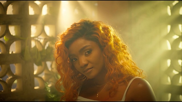 VIDEO: Simi – Naked Wire